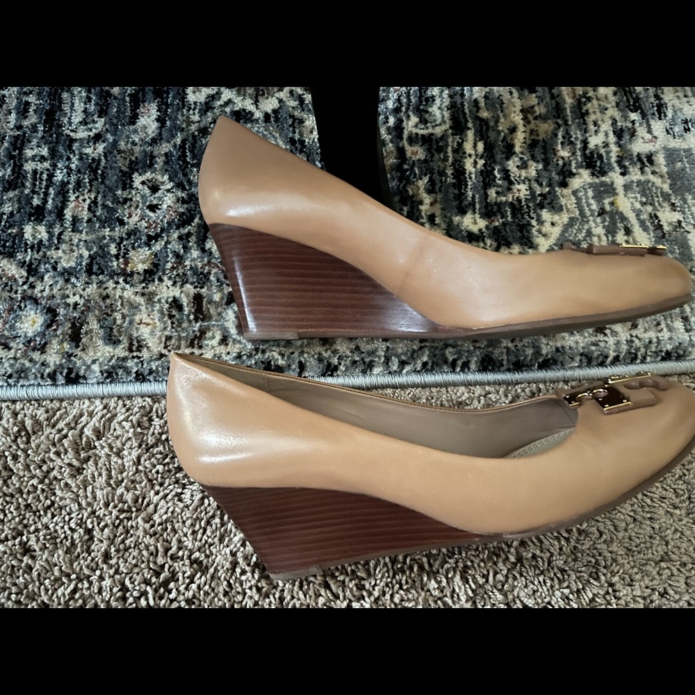 Tory Burch Womens Chelsea Leather Slip On Wedge Heels